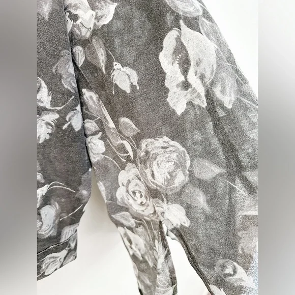 NY & Co. Sheer Floral Monochrome Button Down - Size: Large - Picture 3 of 7